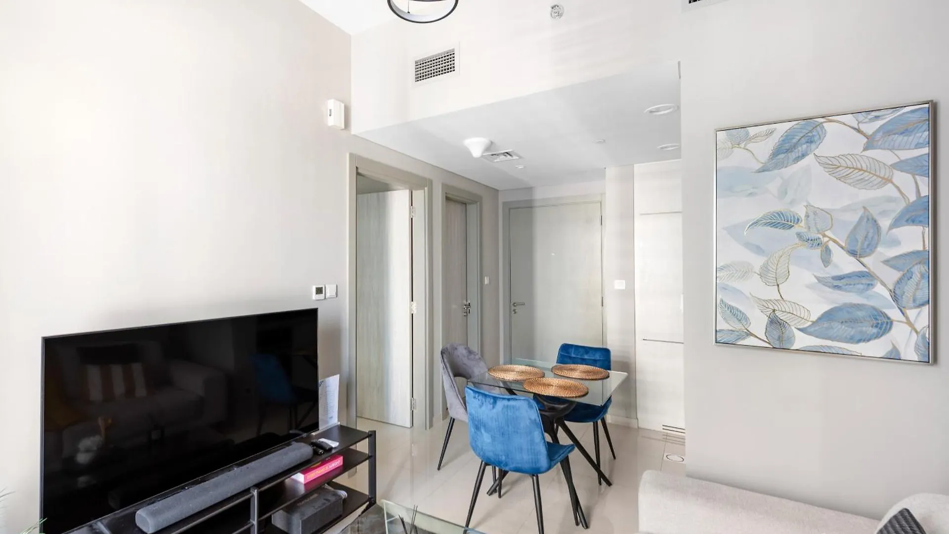 Luxurious 1Bdr Zada Tower, Business Bay 12 Apartment Dubai 0*,