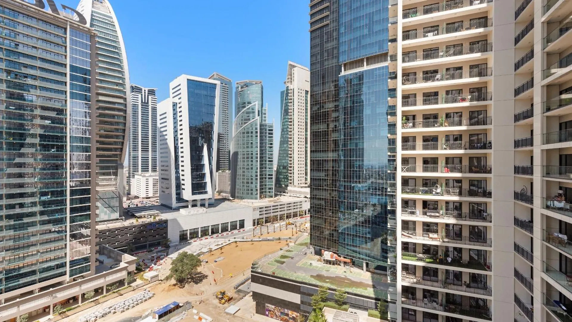 Luxurious 1Bdr Zada Tower, Business Bay 12 Apartment Dubai